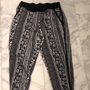 Women’s Designed Sweatpants